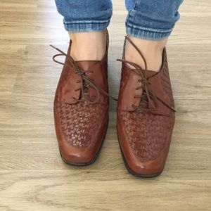 Vtg Lace-up Short Heel Brown Woven Leather Shoe